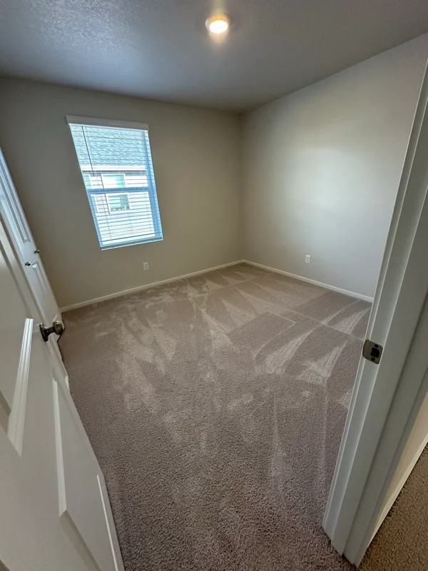 4862, Planet Ave Ne - Photo 7 of 23