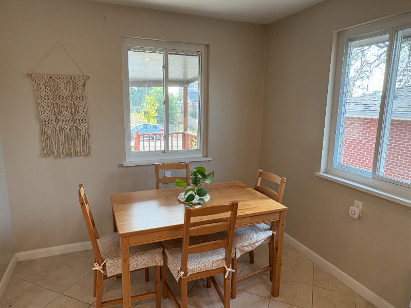 925 Wolff St - Photo 7 of 9