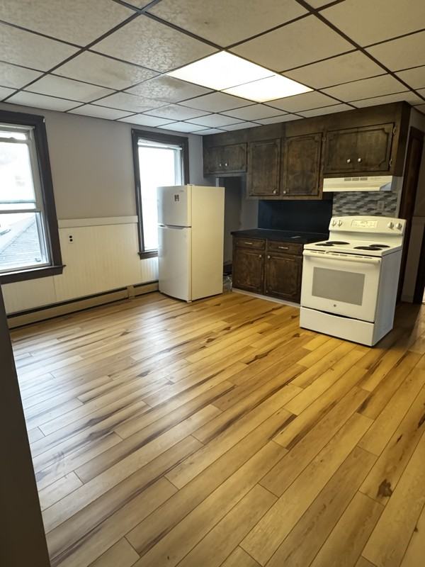 92 Stanton St - Photo 4 of 9