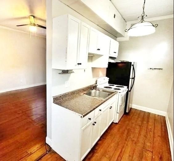 201 Spring St - Photo 4 of 10