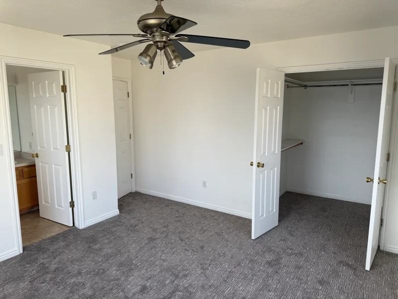 2330 Nw - Photo 4 of 7