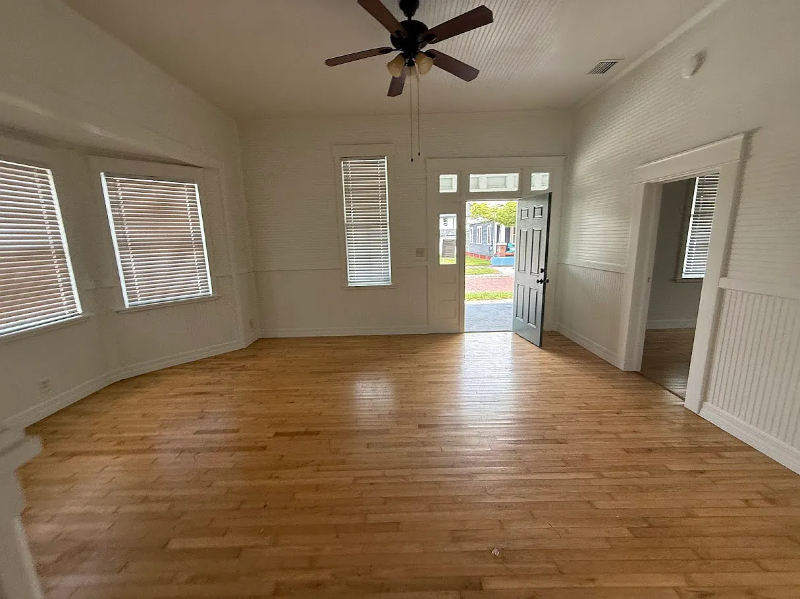 2708 N 19th St - Photo 3 of 20