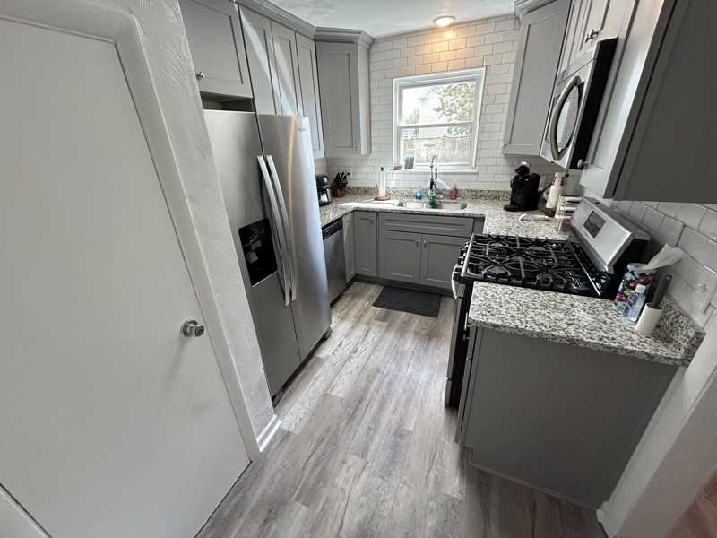 911 Sherman Ln - Photo 4 of 7