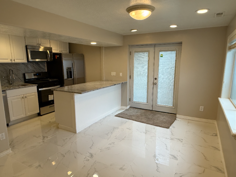 1008 W Rambouillet Dr - Photo 3 of 11