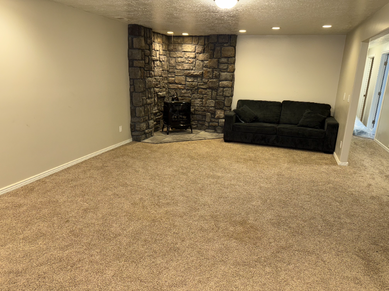 1008 W Rambouillet Dr - Photo 5 of 11