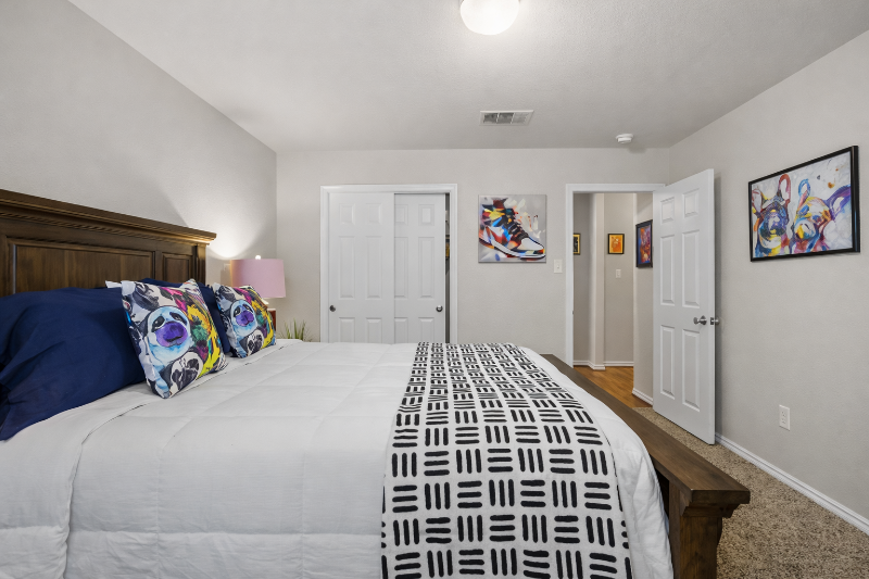 619 Starlight Dr - Photo 3 of 20