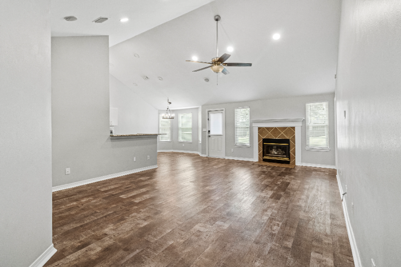 1702 Sycamore Ave - Photo 2 of 19