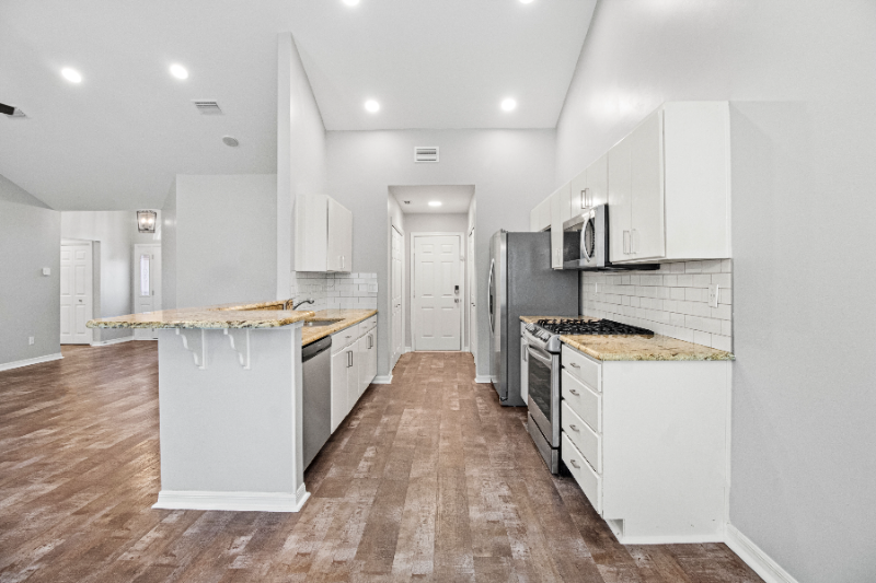 1702 Sycamore Ave - Photo 7 of 19