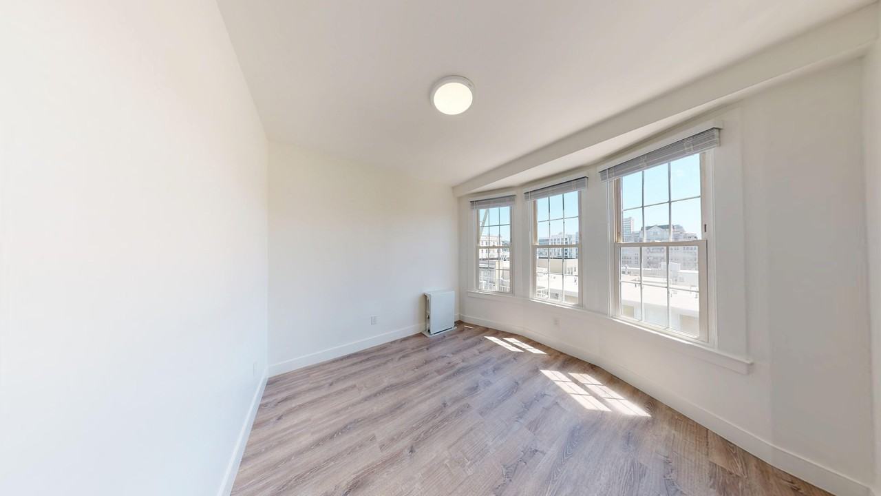 1635 Gough Street - Photo 6 of 42