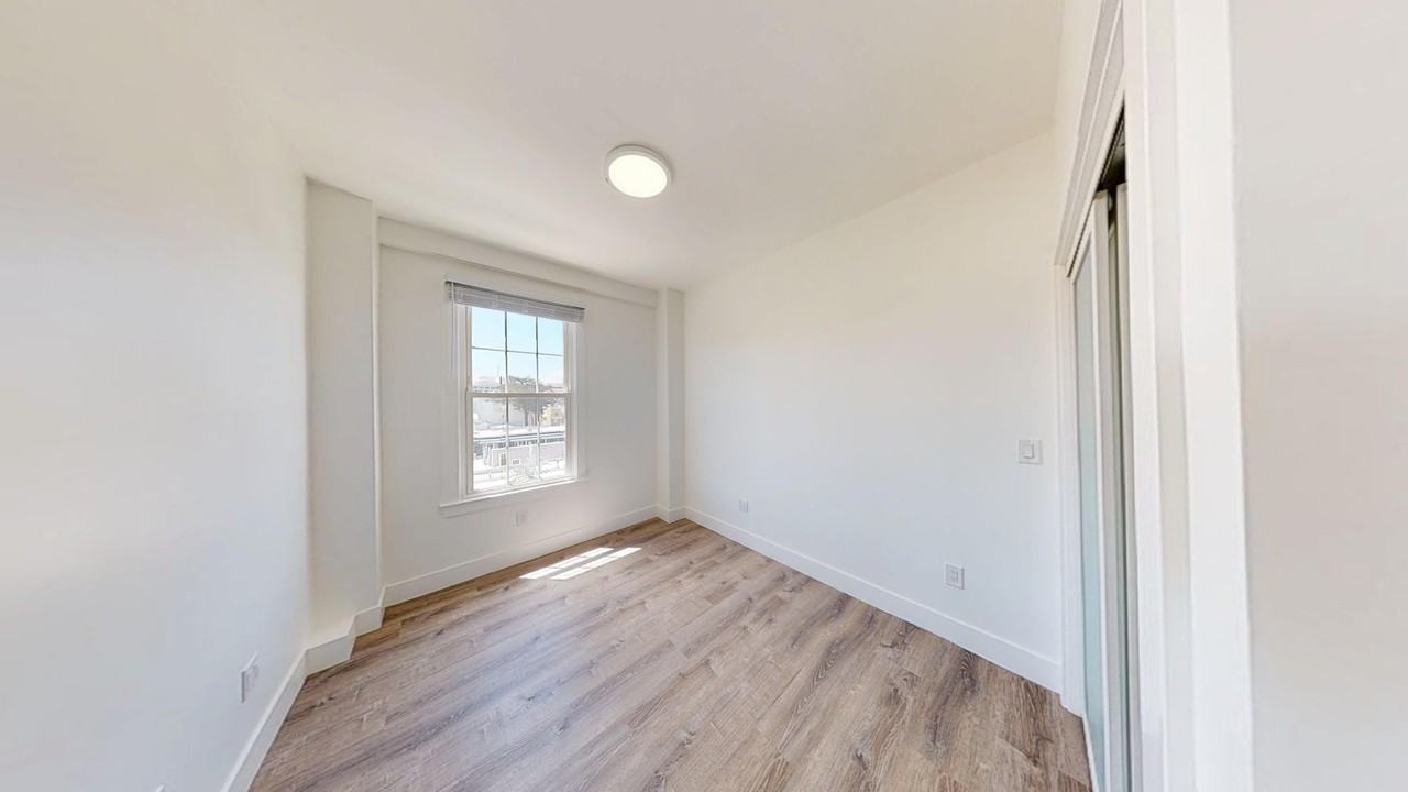 1635 Gough Street - Photo 7 of 42