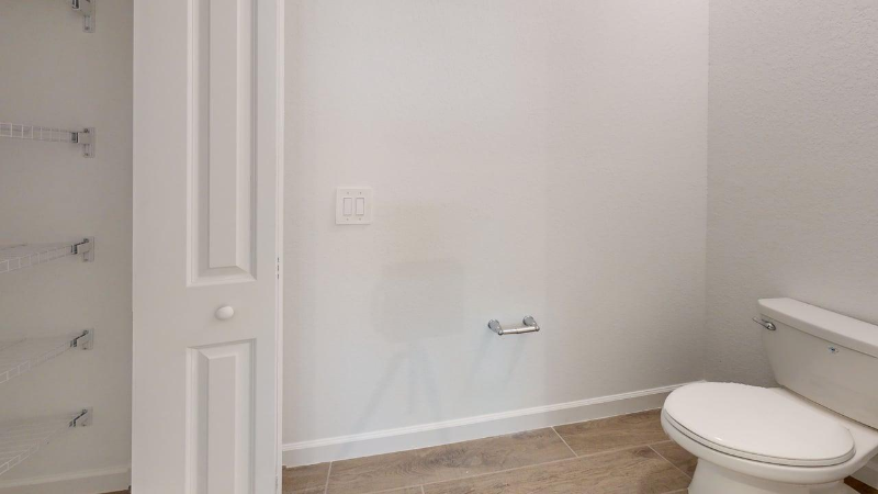 7949 Lakes Edge Ln - Photo 4 of 36