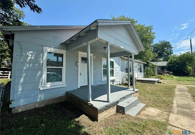 1101 Hall Ave #A - Photo 5 of 13