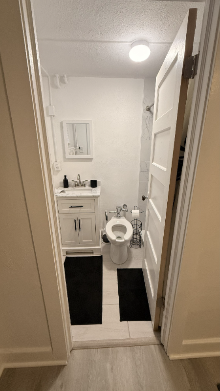 820 N Humboldt St #7 - Photo 4 of 6