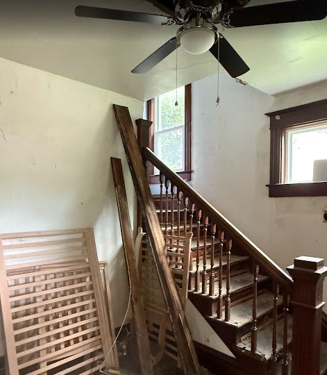 105 N Illinois St - Photo 3 of 8