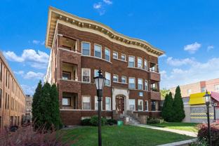 2311 W Wisconsin Ave #08 - Photo 1 of 1