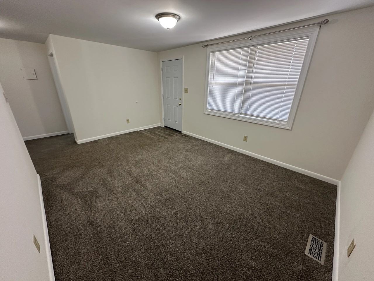1121 Nw Blvd #1121 - Photo 3 of 8