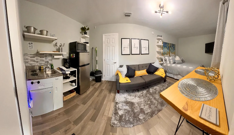 780 Nw 141st St #B - Photo 3 of 11