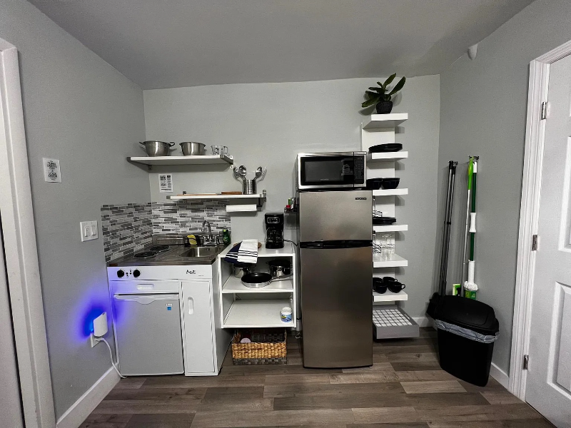 780 Nw 141st St #B - Photo 6 of 11