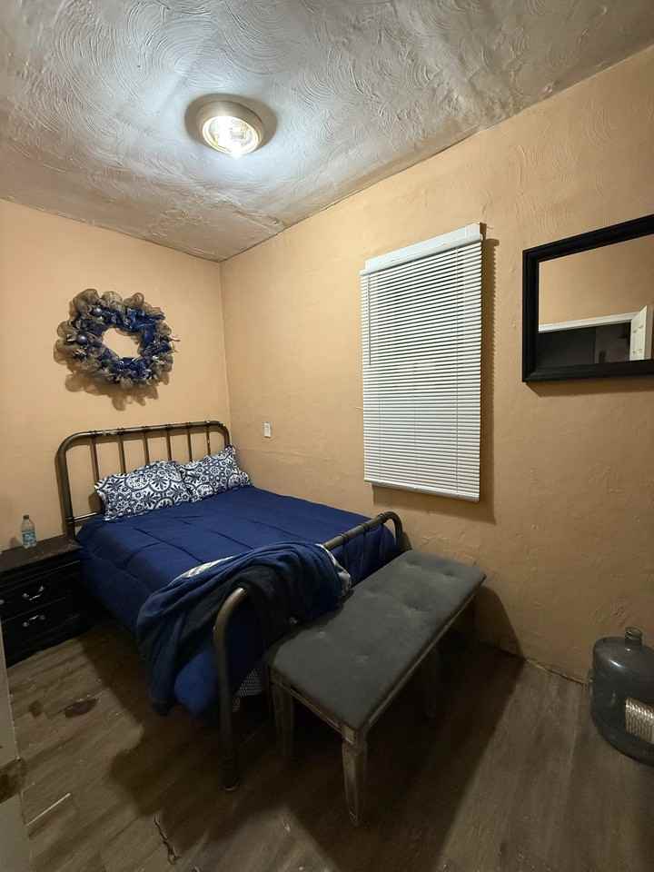 824 Lincoln St #1 - Photo 4 of 4