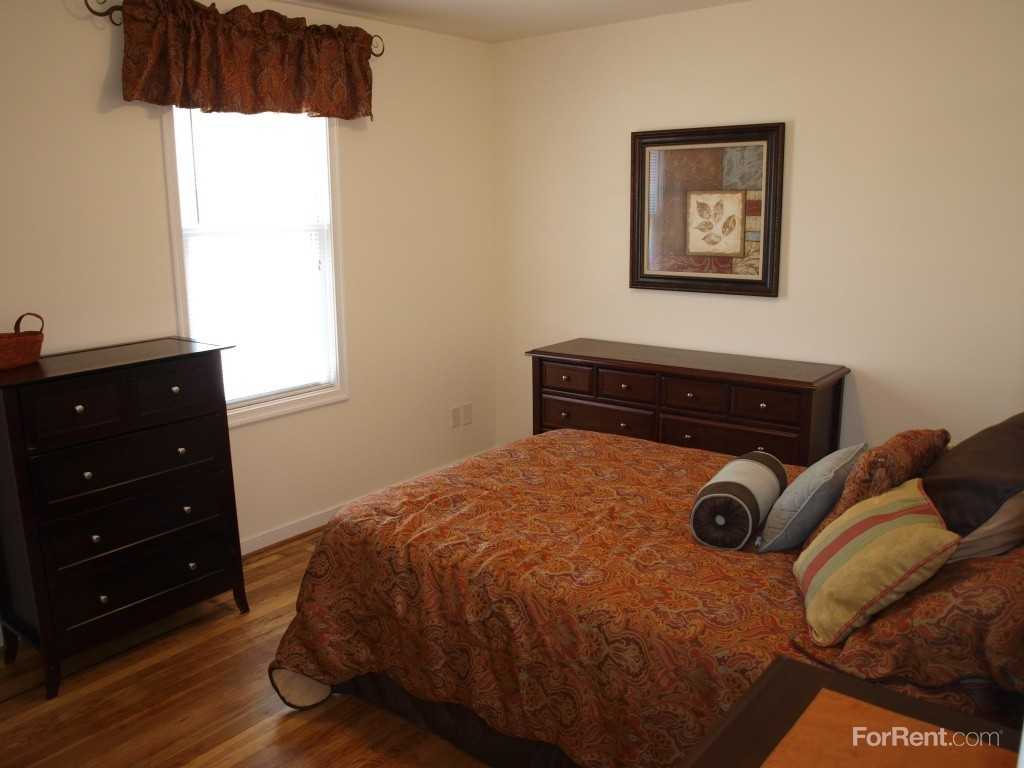 Lincoln Mews - Photo 3 of 19