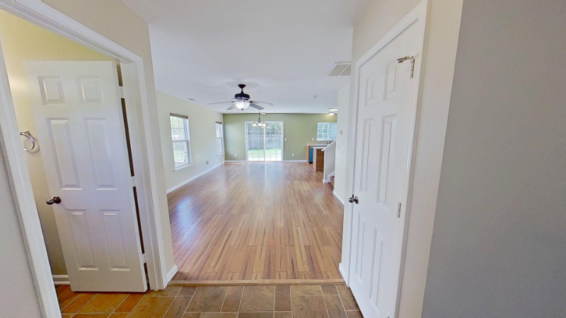 6530 Guard Hill Dr - Photo 4 of 17