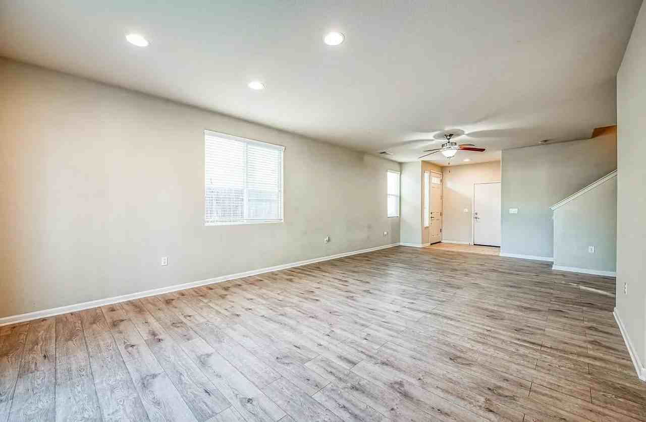 342 N Greco Ln - Photo 3 of 28