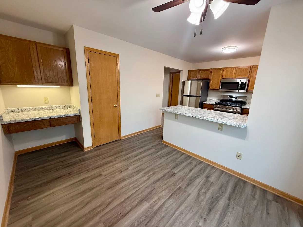 2042 Cliff Alex Ct S #3 - Photo 7 of 27