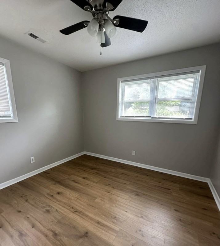 1015 Routon Dr Sw - Photo 2 of 8