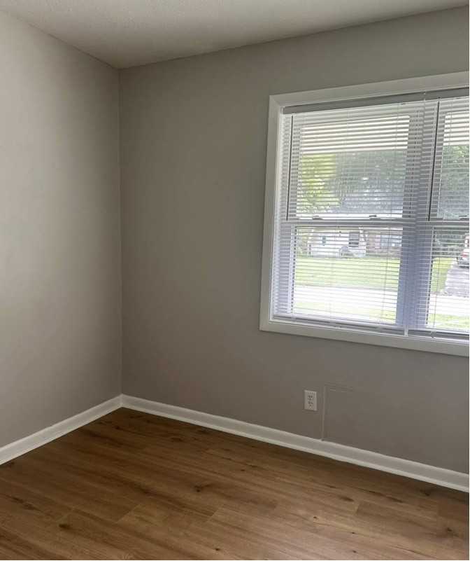 1015 Routon Dr Sw - Photo 3 of 8