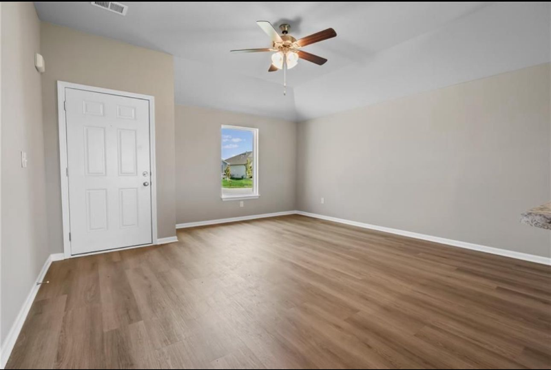 526 W Fountain St - Photo 2 of 14