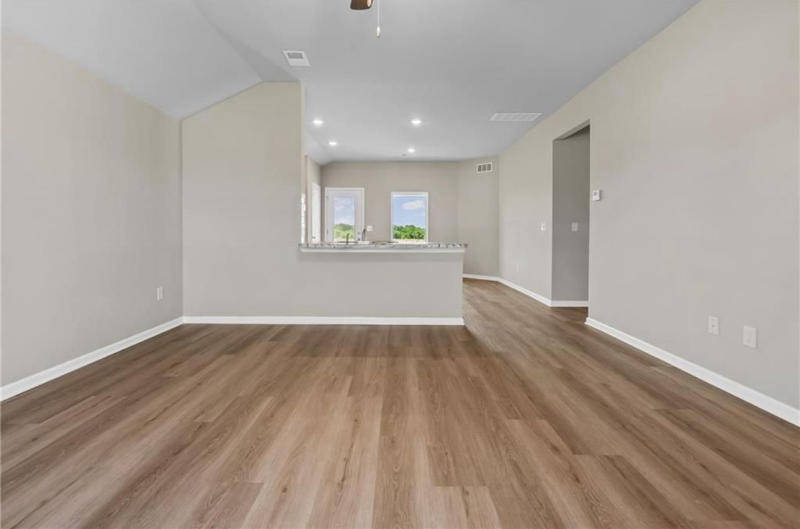 526 W Fountain St - Photo 3 of 14