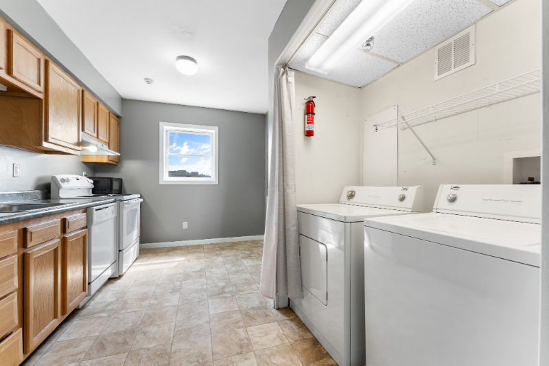 527 Grant Ave #202 - Photo 5 of 12