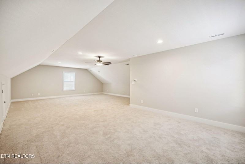122 Roseberry St - Photo 3 of 50