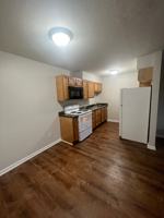 featured image of 147 Lakeshore Dr #2