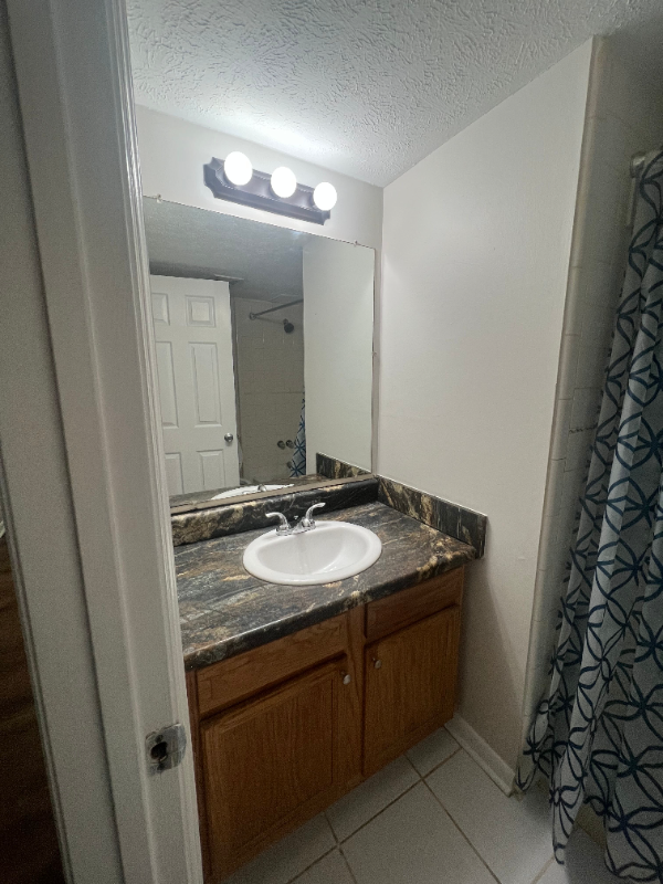 147 Lakeshore Dr #2 - Photo 3 of 7