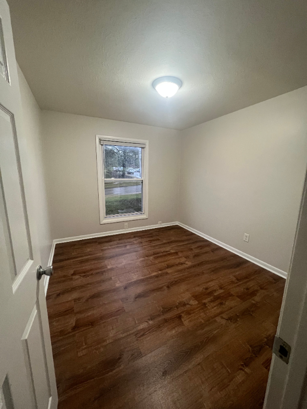 147 Lakeshore Dr #2 - Photo 5 of 7