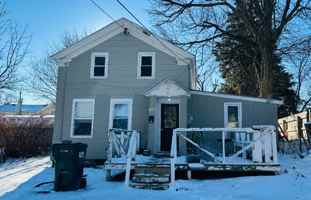 featured image of 122 W Oneida St