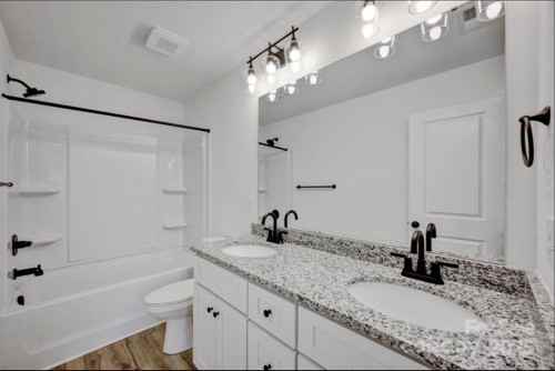 2810 S Ridge Ave - Photo 3 of 9