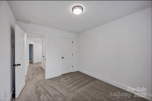 2810 S Ridge Ave - Photo 4 of 9