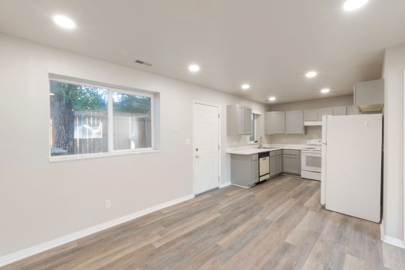 470 Westsouth #476 - Photo 4 of 15