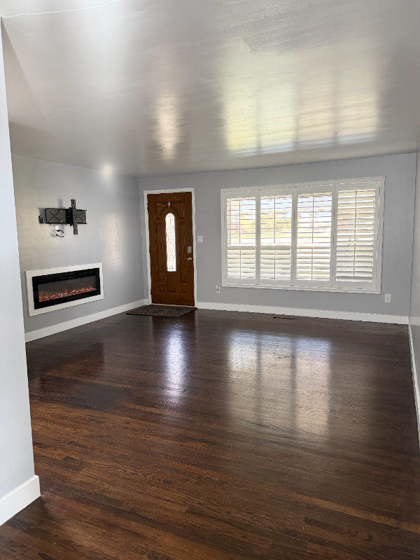 931 Maxfield Dr - Photo 2 of 20
