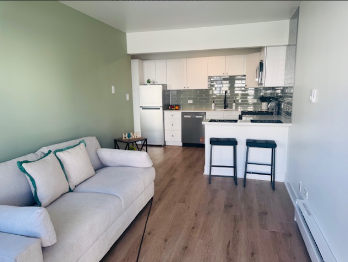 4823 157th St - Photo 2 of 7