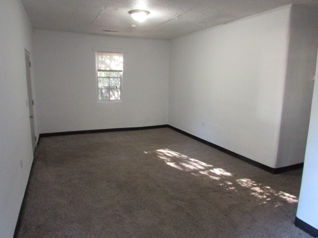 20 Burgess Ct - Photo 3 of 11