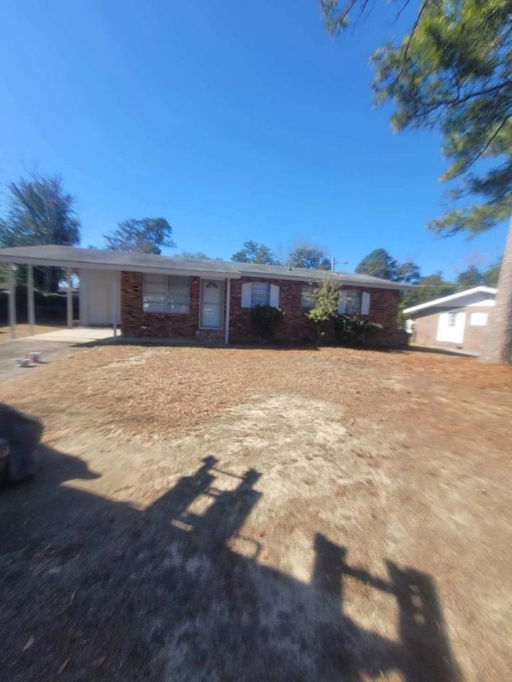 1415 Springview Dr - Photo 2 of 10