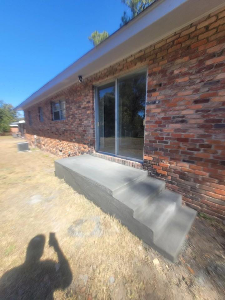 1415 Springview Dr - Photo 3 of 10