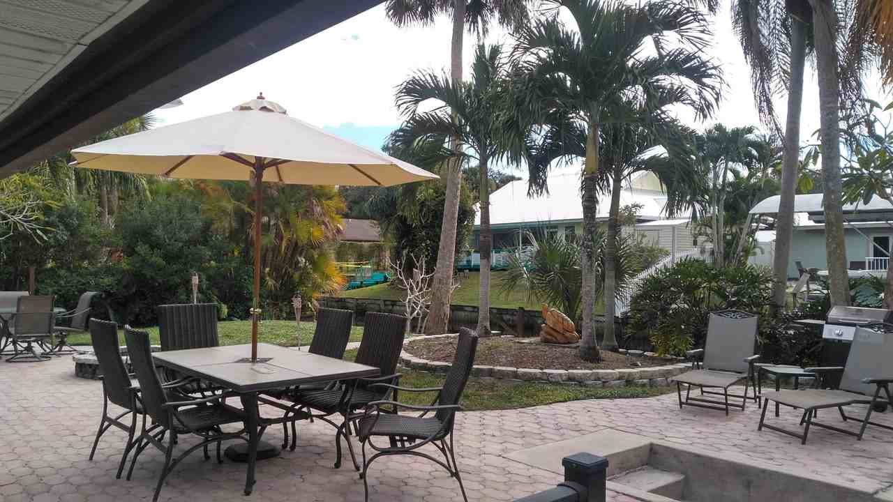 755 Sw Rustic Cir - Photo 7 of 10