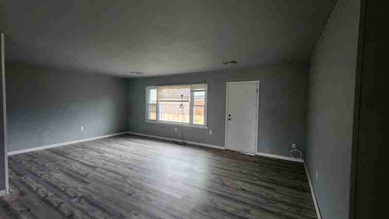 20 Sussex Dr - Photo 3 of 16