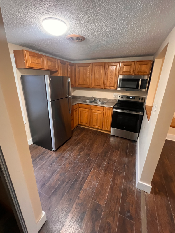114 Kibbey Ave #C - Photo 3 of 10