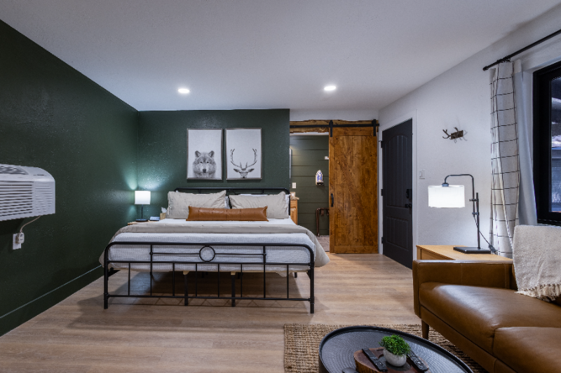 1078 E White Mountain Blvd #12