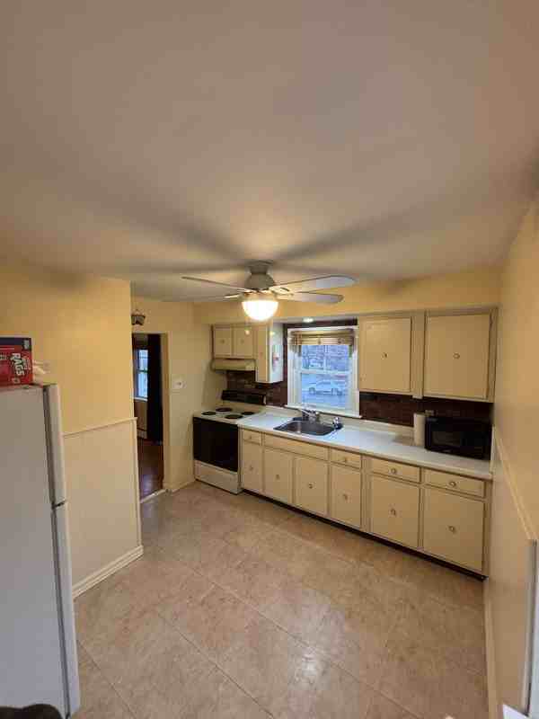 395 Fir St #B - Photo 4 of 7